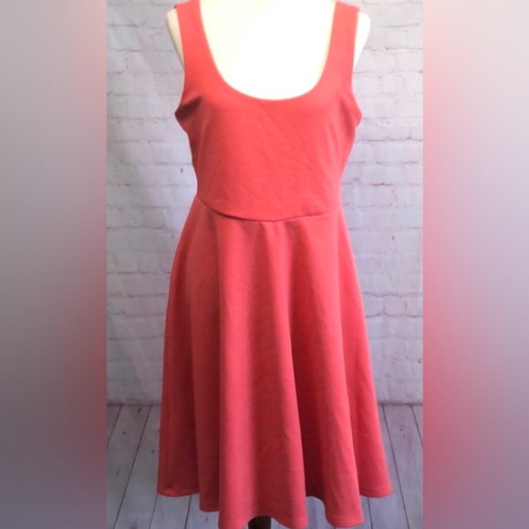 TORRID sleeveless dress w/strappy back detail. Tangerine orange size 1 or 1X - Picture 2 of 8